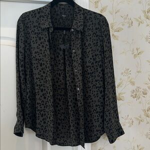 Rails Olive and Black silk Leopard Print Top blouse size S  perfect condition
